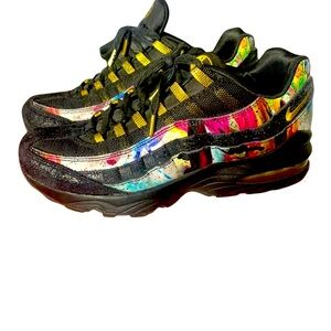 Nike | Air Max 95 GS Caribana 2019 Sneakers Shoes Black Gold Size 7 AT6158-001